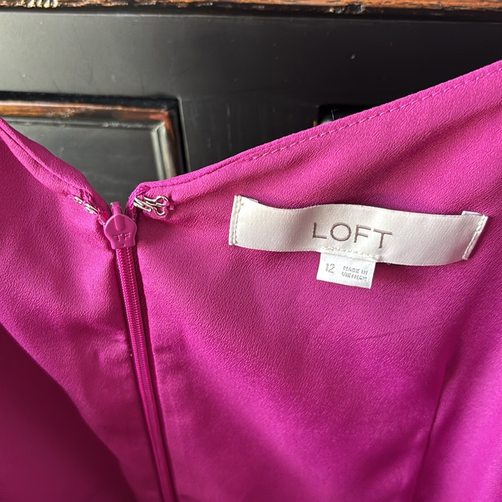 LOFT Women’s size 12 ‘Pleated Crossover Strappy Midi Dress’ in Magenta Shadow - Picture 2 of 9